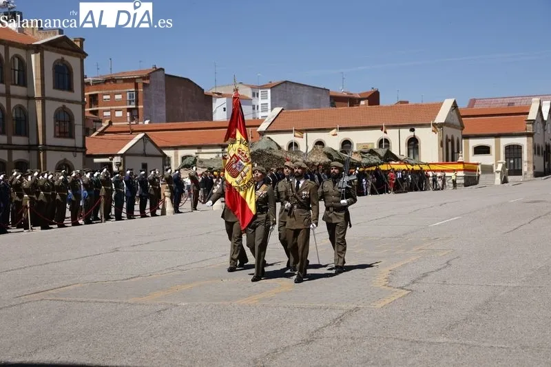 Desfile en el cuartel General Arroquia con motivo de la festividad de San Fernando, patrón del Arma de Ingenieros. Foto: David Sañudo