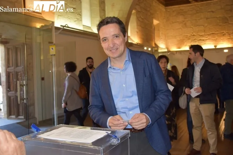 El único candidato a rector de la USAL, el catedrático de Ciencias de la Computación e Inteligencia, Juan Manuel Corchado. Foto de Vanesa Martins