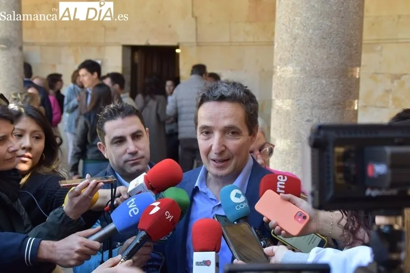 El único candidato a rector de la USAL, el catedrático de Ciencias de la Computación e Inteligencia, Juan Manuel Corchado. Foto de Vanesa Martins