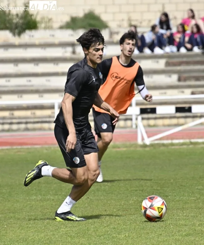 Entrenamiento del Salamanca UDS en las Pistas del Helmántico