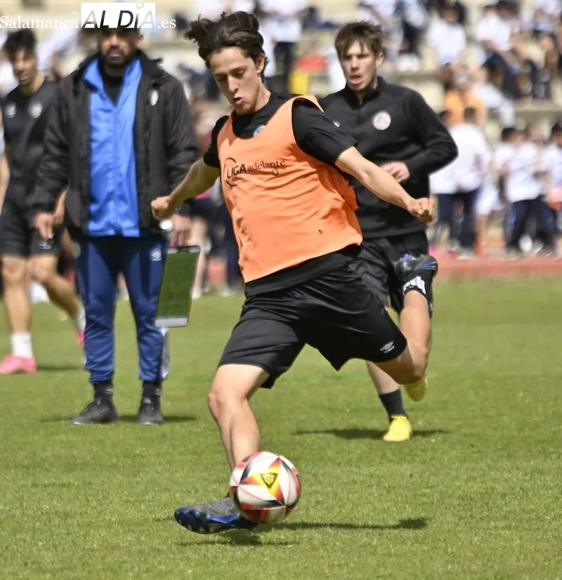 Entrenamiento del Salamanca UDS en las Pistas del Helmántico