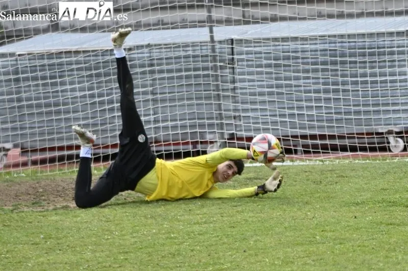 Entrenamiento del Salamanca UDS en las Pistas del Helmántico