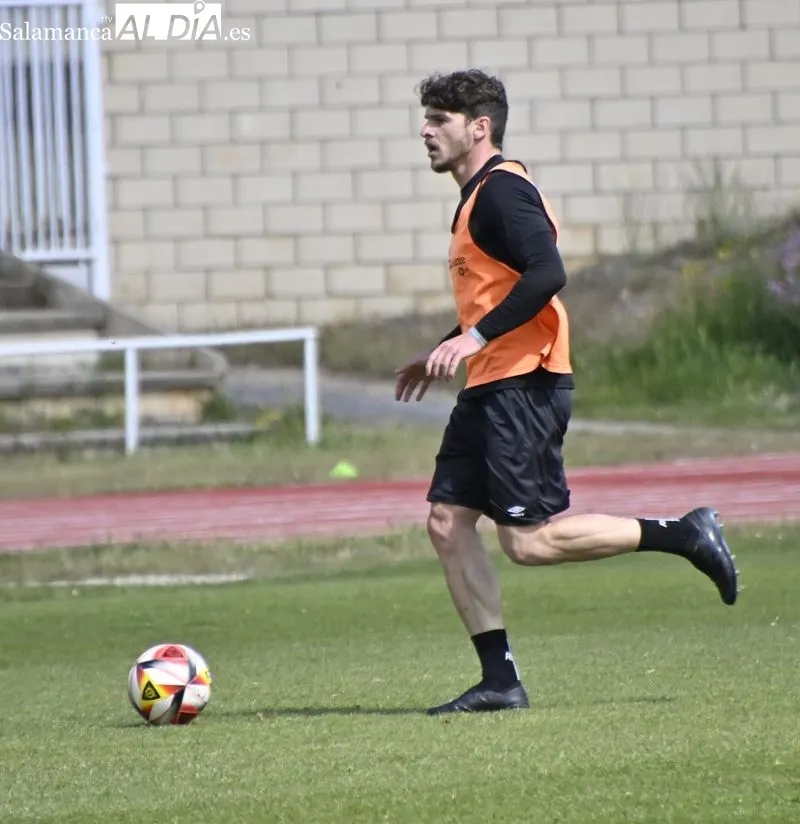 Entrenamiento del Salamanca UDS en las Pistas del Helmántico