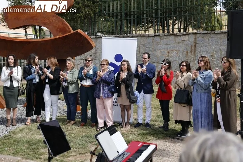 Inauguración de la escultura instalada frente a la Facultad de Enfermería y Fisioterapita de la USAL. Foto: David Sañudo
