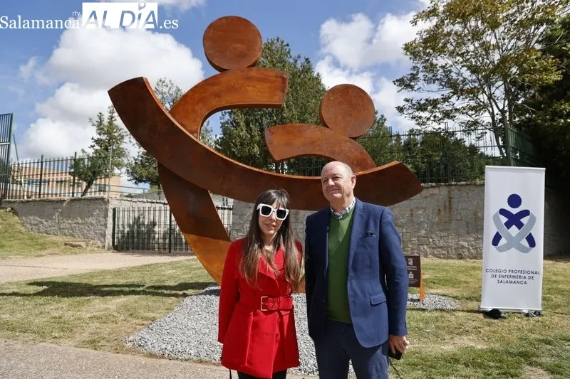 Inauguración de la escultura instalada frente a la Facultad de Enfermería y Fisioterapita de la USAL. Foto: David Sañudo