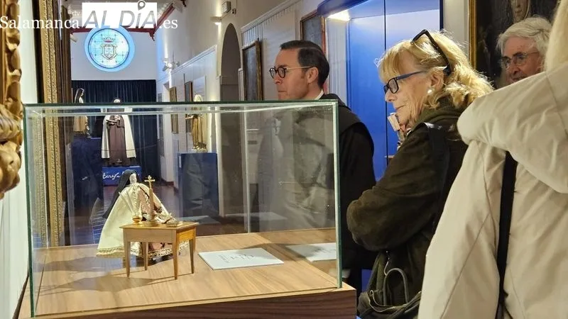 Foto 4 - Esperanza Aguirre, encantada de visitar el Museo Carmus y &lsquo;De Claris Mulieribus'