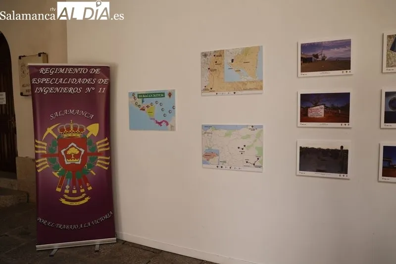 Exposición fotográfica 'Salamanca por el mundo', en el patio del palacio de la Salina. Foto: David Sañudo