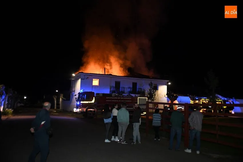 Incendio en una casa habitada en Águeda/ Fotos: Adrián M.Pastor