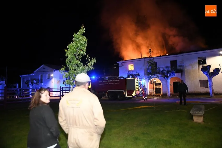 Incendio en una casa habitada en Águeda/ Fotos: Adrián M.Pastor