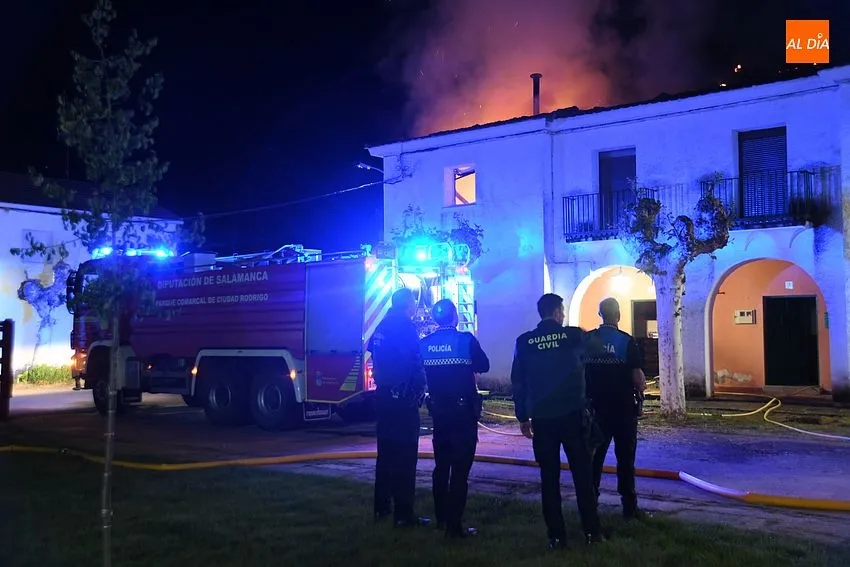 Incendio en una casa habitada en Águeda/ Fotos: Adrián M.Pastor