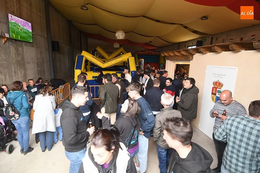 Fiesta de tardeo en La Atalaya en San Miguel Arcangel / Fotos: Adrián M.Pastor