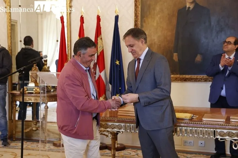 Foto 2 - Los 27 funcionarios municipales que hoy han sido los protagonistas del Ayuntamiento