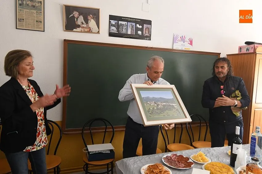 Agallas homenajea a su médico de  familia por jubilación / Fotos: Adrián M.Pastor