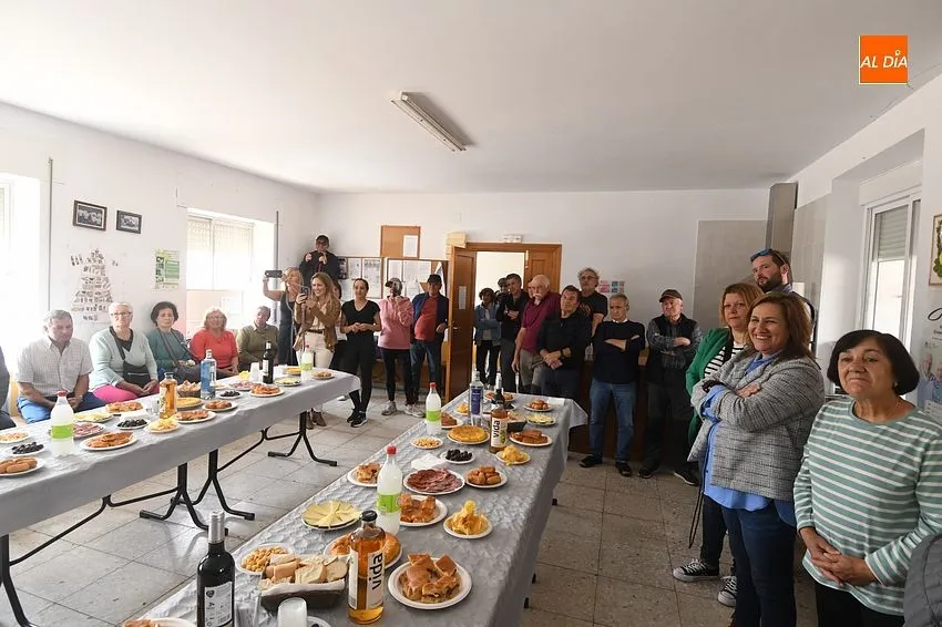 Agallas homenajea a su médico de  familia por jubilación / Fotos: Adrián M.Pastor