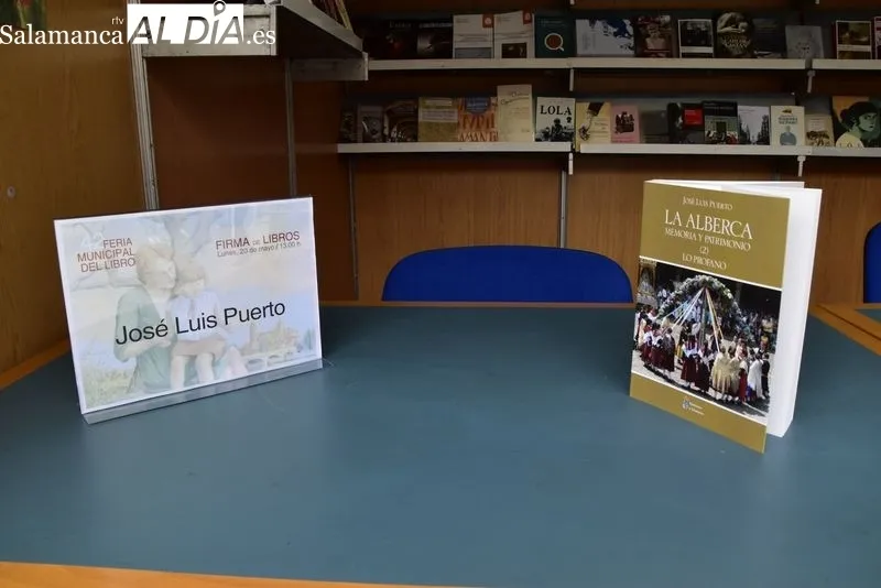 Presentación en la Feria del Libro de Salamanca del nuevo trabajo de José Luis Puerto, 'La Alberca: memoria y patrimonio. (2) Lo profano', editado por la Diputación. Foto: Vanesa Martins