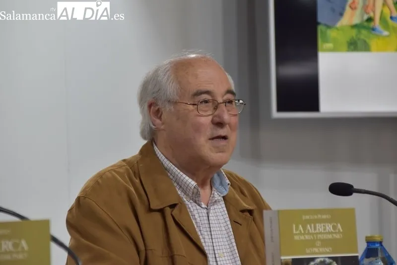 Presentación en la Feria del Libro de Salamanca del nuevo trabajo de José Luis Puerto, 'La Alberca: memoria y patrimonio. (2) Lo profano', editado por la Diputación. Foto: Vanesa Martins