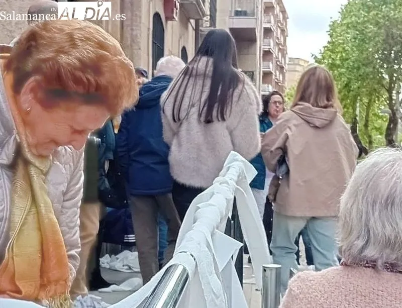 Protestas en Salamanca de vecinos de El Cerro y Peñacaballera por la falta de atención médica