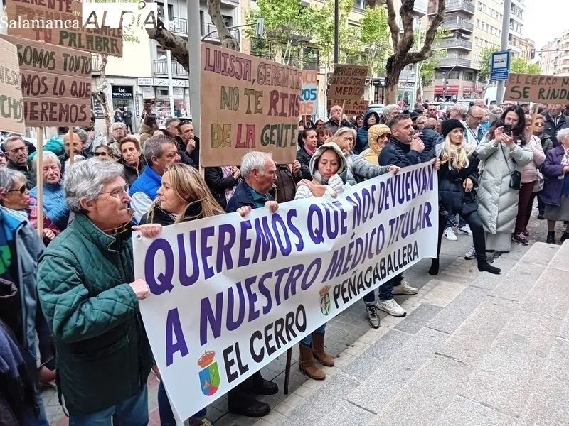 Manifestación vecinal de El Cerro en Salamanca
