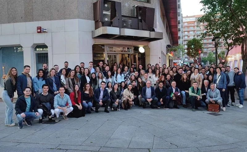 Nuevo MIR junto al Colegio de Médicos y responsables del mismo. Foto: Colegio de Médicos de Salamanca