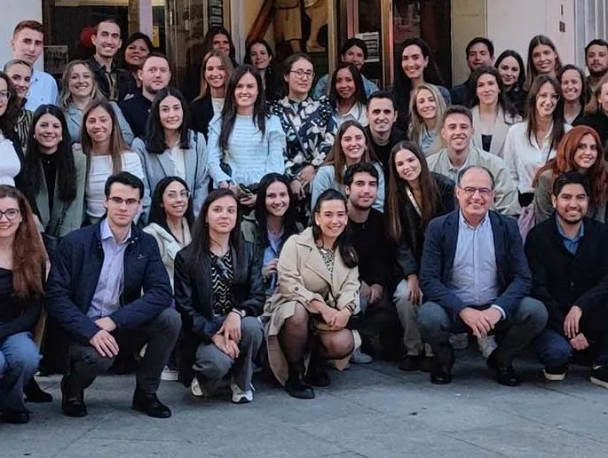 Nuevo MIR junto al Colegio de Médicos y responsables del mismo. Foto: Colegio de Médicos de Salamanca