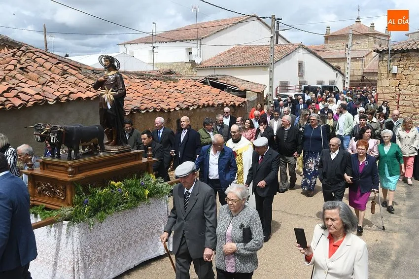 Gentes del campo en Cabrillas procesionan a San Isidro Labrador/ Fotos: Adrián M.Pastor