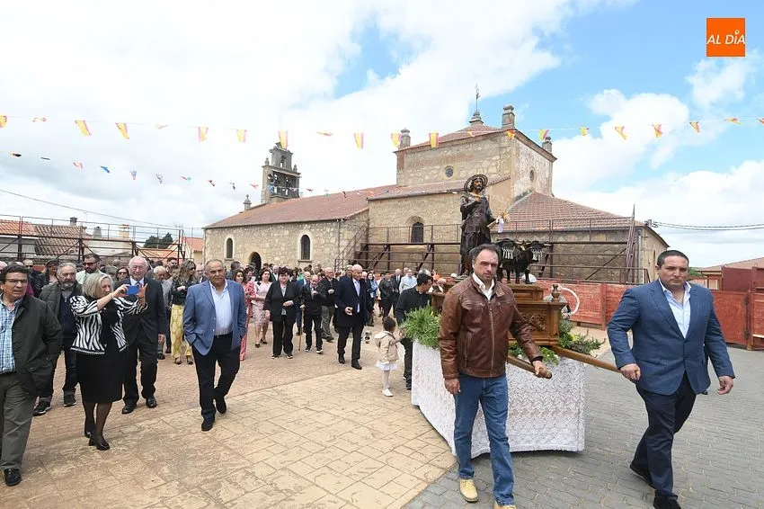 Gentes del campo en Cabrillas procesionan a San Isidro Labrador/ Fotos: Adrián M.Pastor