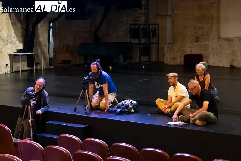 Rodaje de 'Experiencias Turismo España' en Salamanca en el Teatro Liceo. Foto: David Sañudo