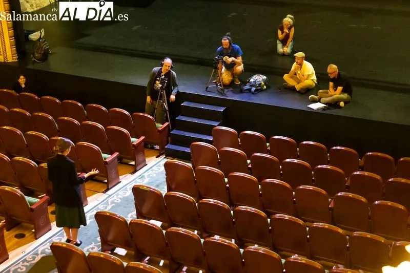 Rodaje de 'Experiencias Turismo España' en Salamanca en el Teatro Liceo. Foto: David Sañudo