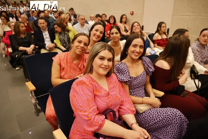 Emotiva graduación de los alumnos de Educación Infantil y Primaria de la UPSA | FOTOS: David Sañudo 