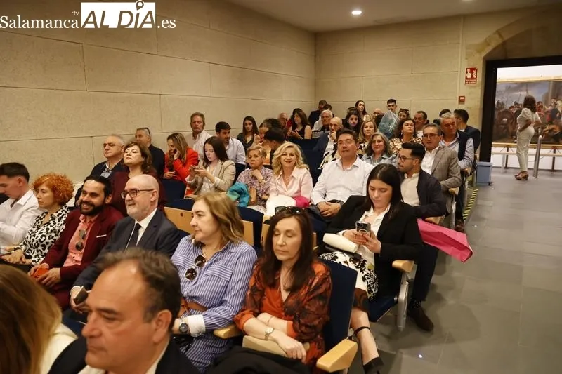 Emotiva graduación de los alumnos de Educación Infantil y Primaria de la UPSA | FOTOS: David Sañudo 