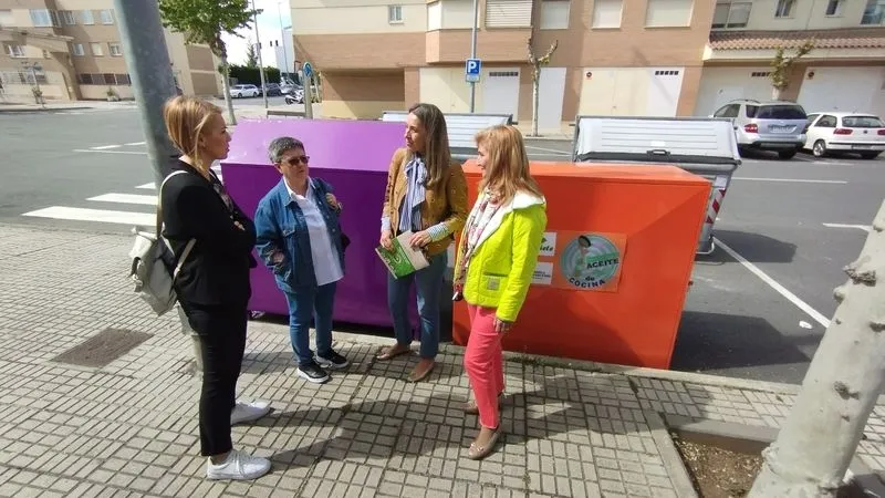 Nuevos contenedores para el reciclaje de aceite y ropa en Santa Marta