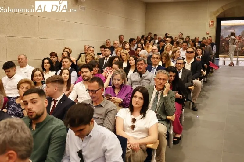 Emotiva graduación de los alumnos de Educación Infantil y Primaria de la UPSA | FOTOS: David Sañudo 