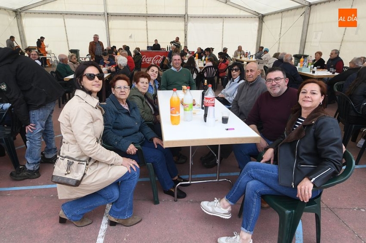  paella popular reúne  vecinos Carpio de Azaba continúan festividad  San Isidro