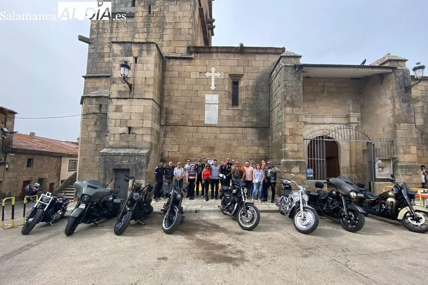 Grupo de moteros 'influencers' y empresarios relacionados con el turismo  
