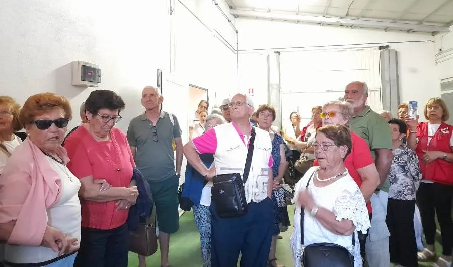 Foto 6 - El grupo de Mayores de Cruz Roja se va de excursi&oacute;n a Hinojosa de Duero y San Felices
