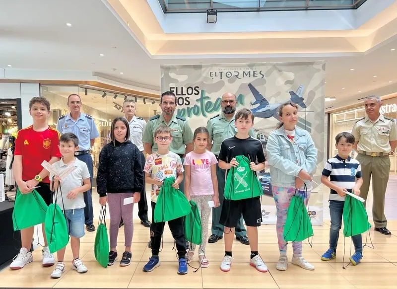 El CC Tormes entrega los premios del Día de las Fuerzas Armadas.