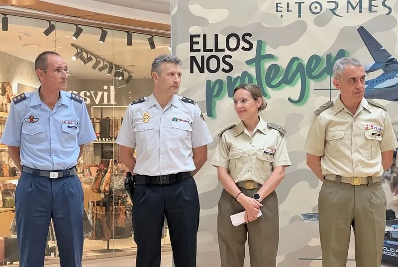 El CC Tormes entrega los premios del Día de las Fuerzas Armadas.