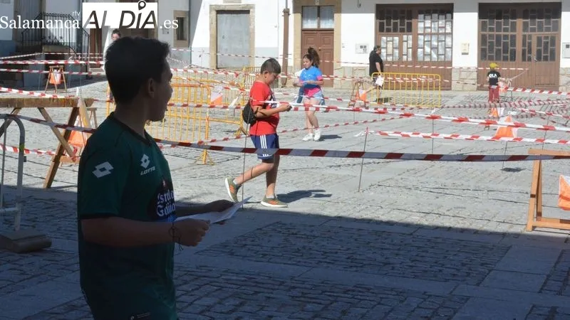 Foto 3 - Lumbrales estrena el primer MicroSprint de orientaci&oacute;n en la Plaza Mayor
