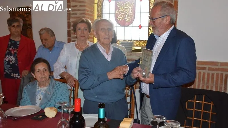 Foto 5 - Doscientos Mayores disfrutan en la fiesta patronal de la asociaci&oacute;n de jubilados de Lumbrales