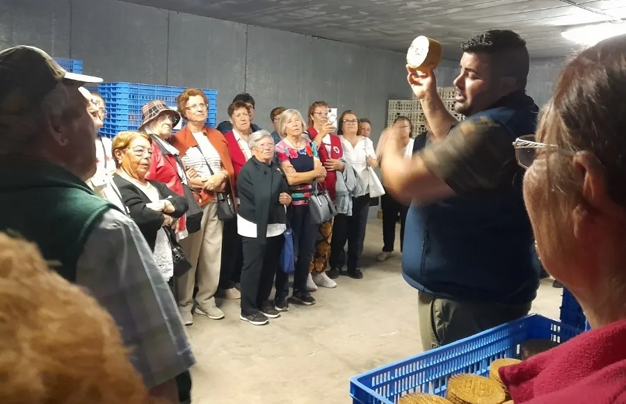 Foto 5 - El grupo de Mayores de Cruz Roja se va de excursi&oacute;n a Hinojosa de Duero y San Felices