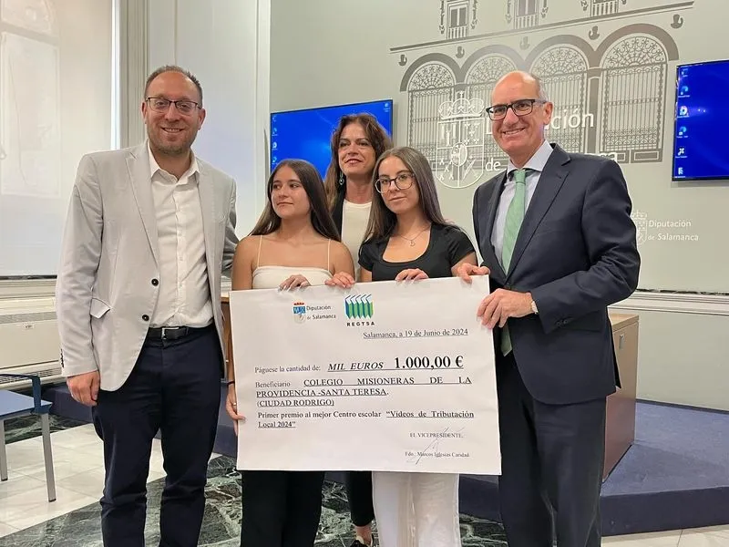 Entrega de premios del certamen 'Los tributos locales mejoran mi pueblo. Foto: Diputación de Salamanca