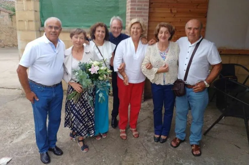 Foto 2 - Mart&iacute;n de Yeltes brinda una caluros&iacute;sima despedida a su m&eacute;dica durante los &uacute;ltimos 28 a&ntilde;os