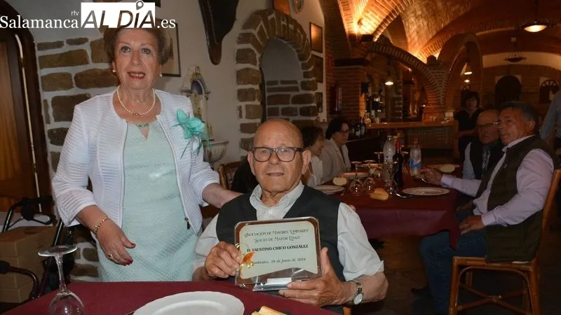 Foto 4 - Doscientos Mayores disfrutan en la fiesta patronal de la asociaci&oacute;n de jubilados de Lumbrales