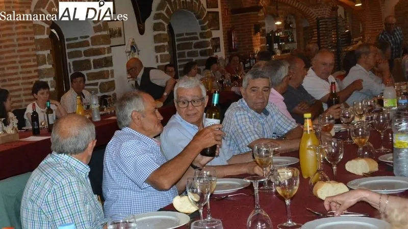 Foto 6 - Doscientos Mayores disfrutan en la fiesta patronal de la asociaci&oacute;n de jubilados de Lumbrales