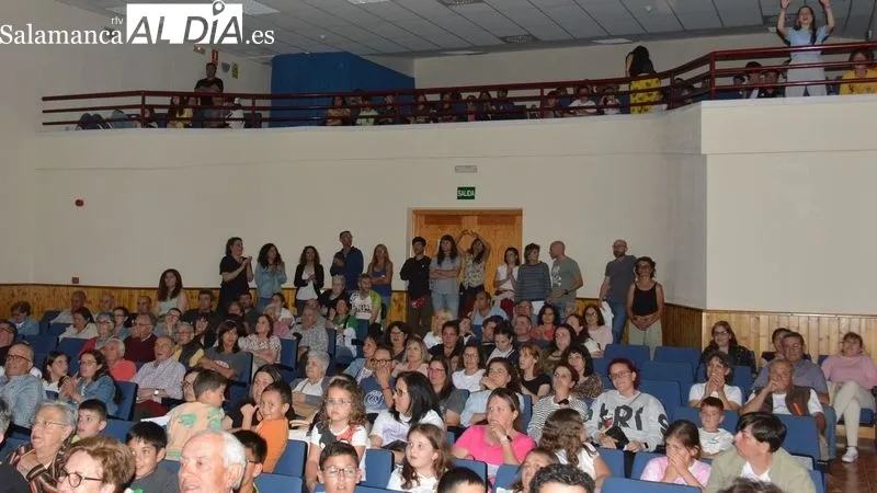 La música rock, reagge y soul llenó el centro cultural de la villa
