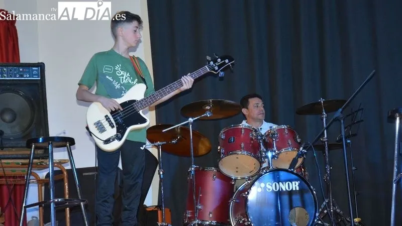 La música rock, reagge y soul llenó el centro cultural de la villa