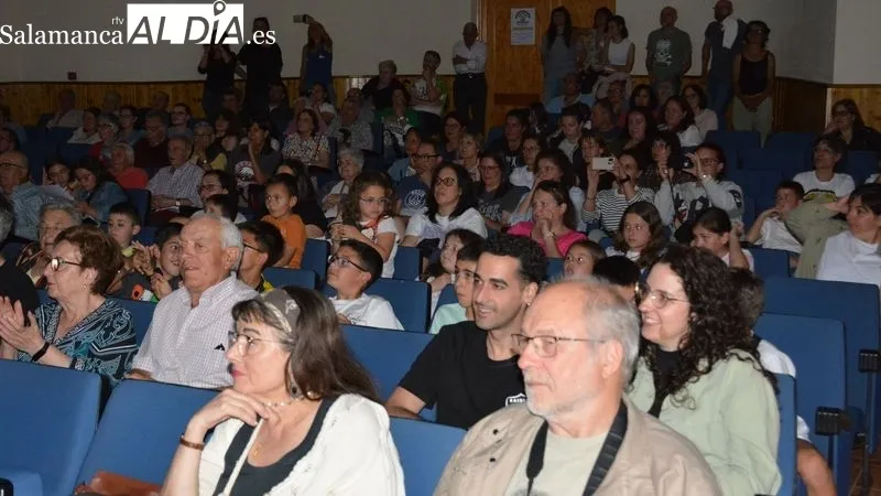 La música rock, reagge y soul llenó el centro cultural de la villa