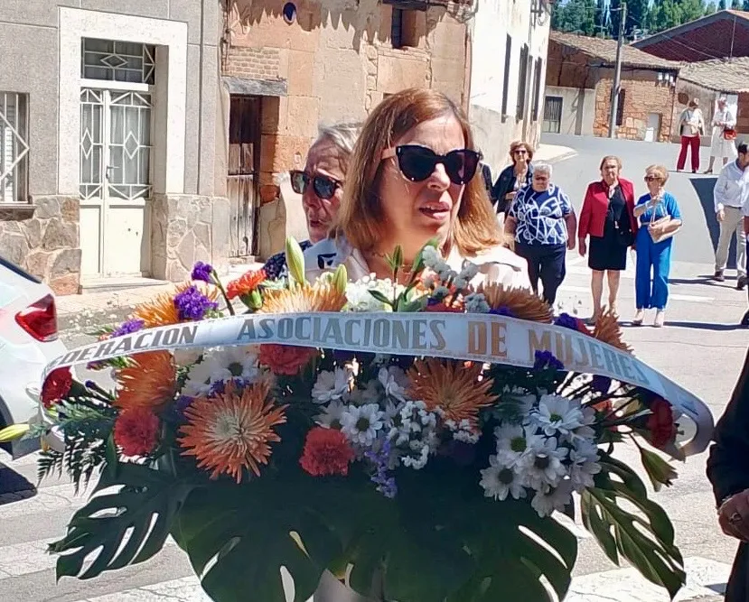 Foto 3 - L&aacute;grimas, recuerdos y homenaje a Benita Chamoso en un multitudinario acto en Villoruela