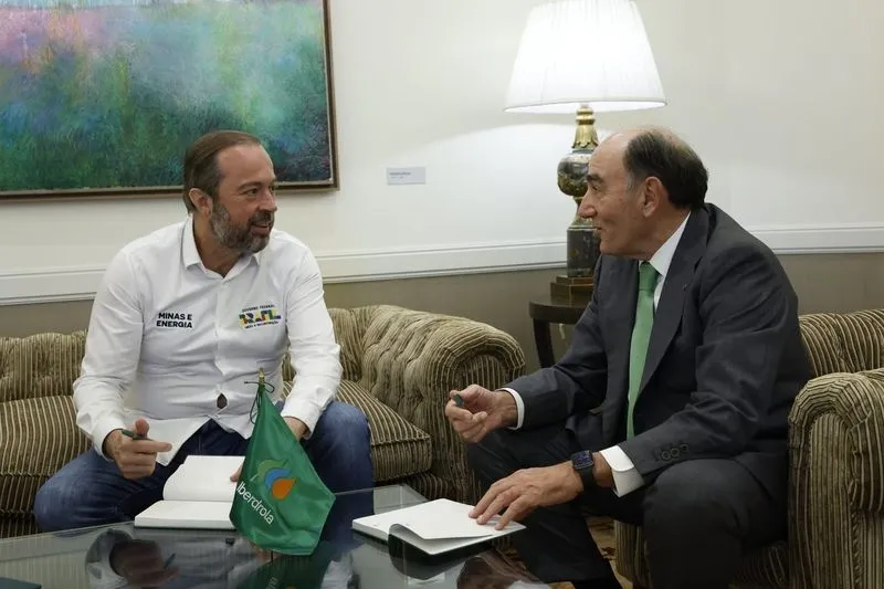Foto 2 - El ministro de Energ&iacute;a de Brasil se re&uacute;ne con Ignacio Gal&aacute;n y visita la planta de hidr&oacute;geno verde de Iberdrola