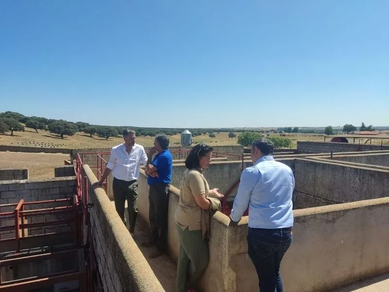 La Finca Castro Enríquez de la Diputación de Salamanca acoge la formación de ocho alumnos y alumnas como auxiliares de ganadería